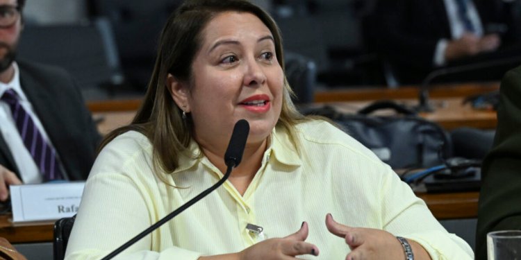 Crise institucional ofusca propostas e esvazia debate eleitoral a um mês das urnas