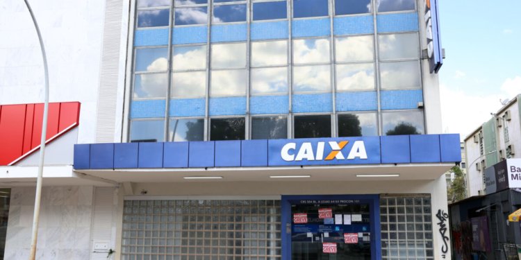 Empregados da Caixa votam na segunda-feira se encerram greve após nova proposta do banco