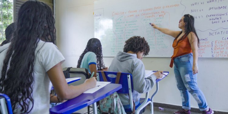 Escolas particulares do DF que não são locais de votação manterão aulas normais
