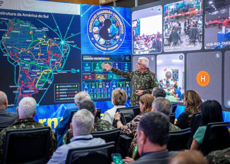 Exército brasileiro conduz exercício de defesa cibernética em meio a alertas sobre eleições