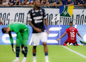 Flamengo assume liderança provisória do Brasileirão após vitória contra o Remo em Belém