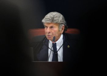 Fux cobra Senado sobre registros de acesso de esposa de Moraes e Vorcaro