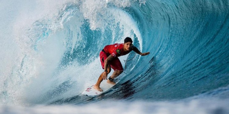 Gabriel Medina conquista vice-campeonato em Fiji após nota máxima na final da WSL