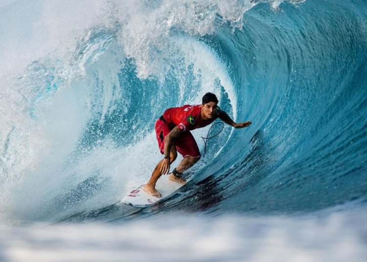 Gabriel Medina conquista vice-campeonato em Fiji após nota máxima na final da WSL