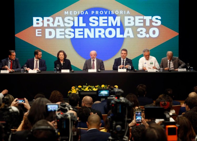 Governo lança terceira fase do Desenrola com compra direta de débitos pela União