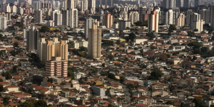 Governos estaduais e municipais ganham folga de R$ 2 bilhões em limite de crédito para 2026