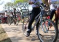 Justiça torna réus cinco homens acusados de espancar ciclista até a morte em Copacabana