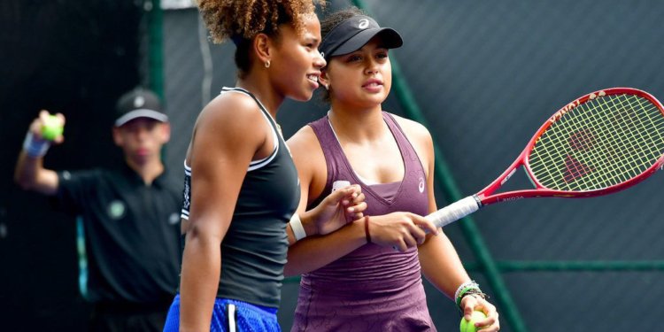 Luisa Stefani avança no SP Open após desistência de adversárias em São Paulo
