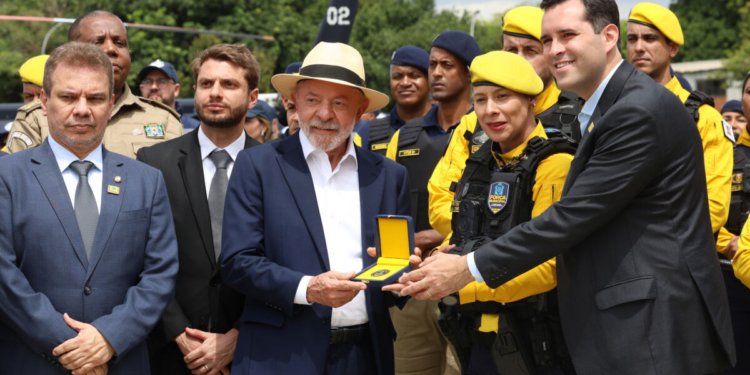 Lula rebate críticas de Trump e define combate ao crime organizado como prioridade no Rio