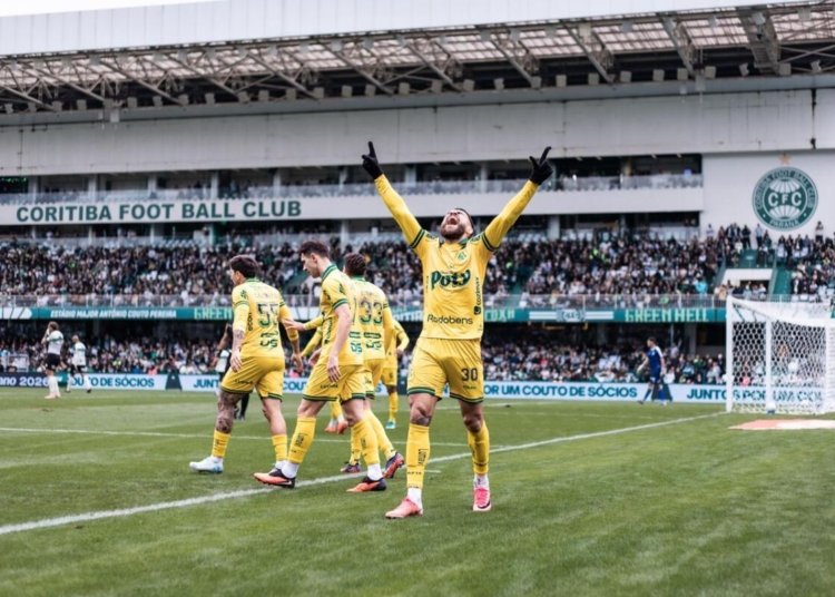 Mirassol vence Coritiba e mantém Vasco e Internacional na zona de rebaixamento