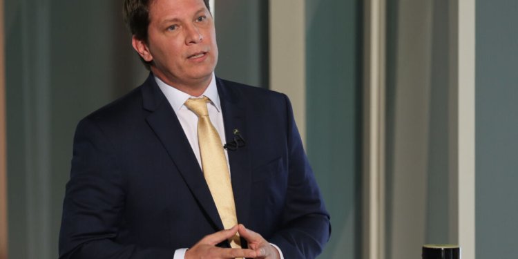 Operação da PF investiga desvio de recursos em emendas parlamentares destinadas por Mario Frias
