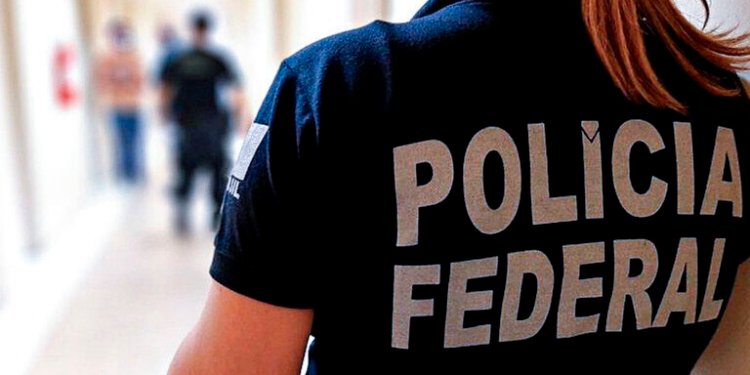 Operação da Polícia Federal desarticula esquema de fraudes no registro de armas de CACs