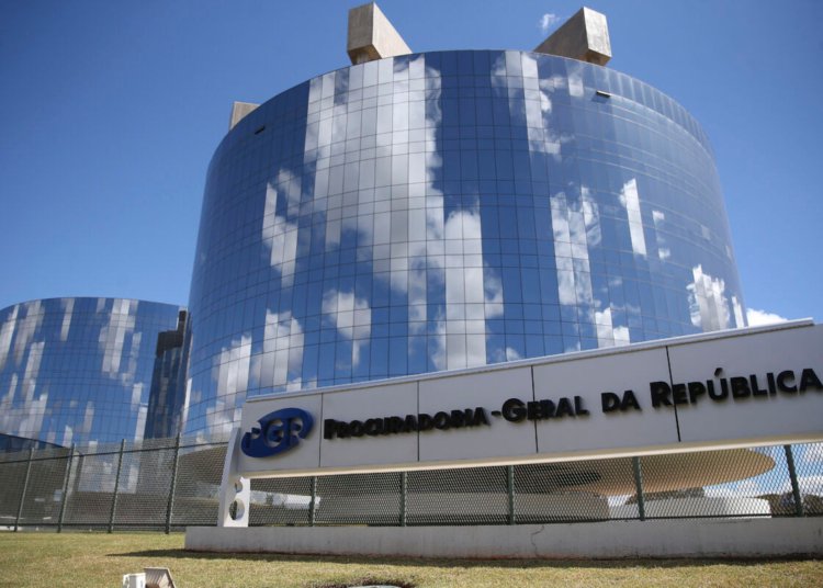 PGR tem cinco dias para analisar relatório da PF sobre conversas envolvendo Moraes
