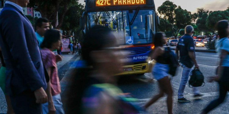Solidão e esgotamento mental afastam 30 milhões de brasileiros das urnas