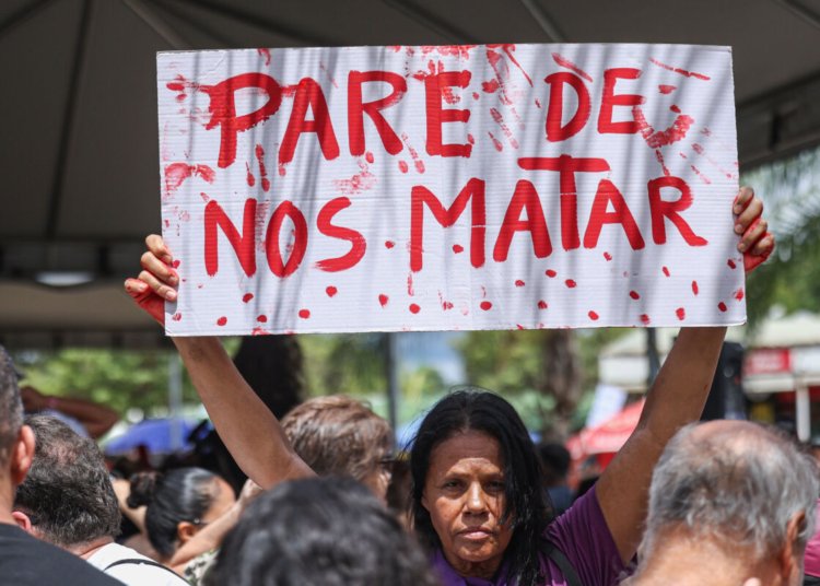 Violência política de gênero cresce onze vezes no Brasil e atinge candidatas