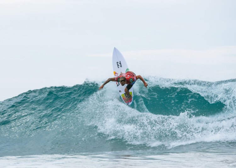 WSL cancela etapa de Abu Dhabi no circuito mundial devido a limitações logísticas