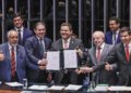 Congresso promulga fim da escala 6x1 e estabelece duas folgas semanais em todo o país