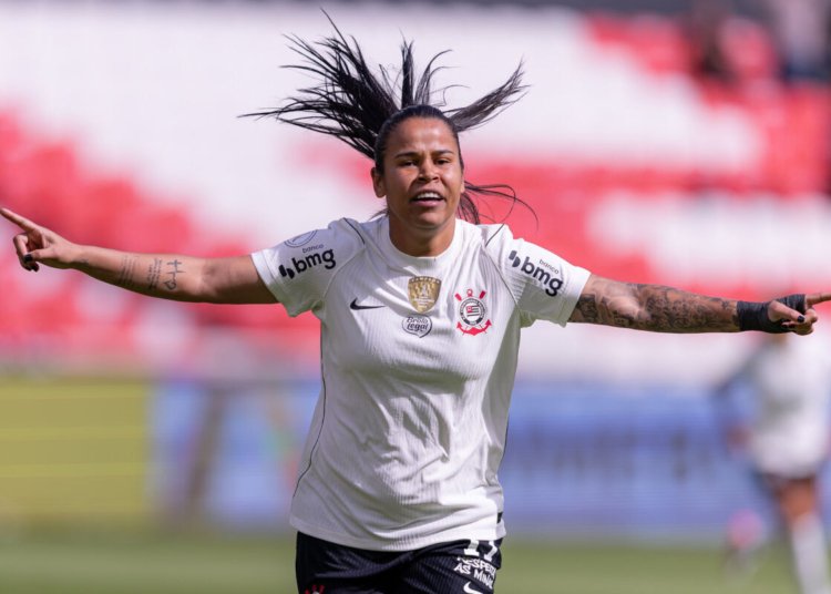 Corinthians vence Colo-Colo por 1 a 0 e inicia trajetória rumo ao quarto título da Libertadores