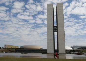 Davi Alcolumbre agenda votação do fim da escala 6x1 no Senado para a próxima terça-feira