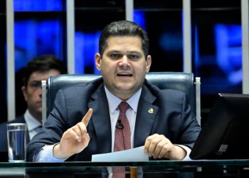 Davi Alcolumbre define calendário para votação do fim da escala 6x1 no Senado