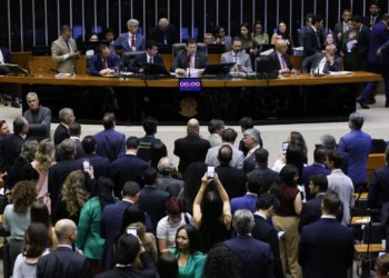 Davi Alcolumbre pauta votação da PEC que extingue a escala de trabalho 6x1 no Senado