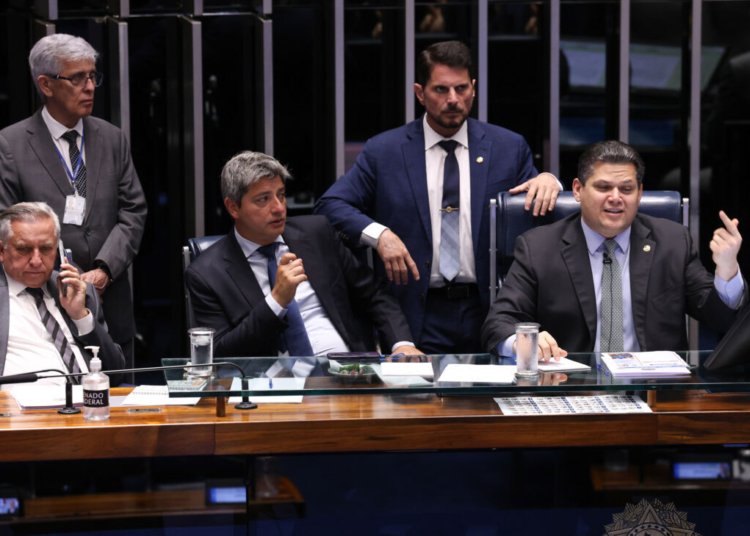 Davi Alcolumbre retira PEC da Segurança Pública da pauta de votações no Senado