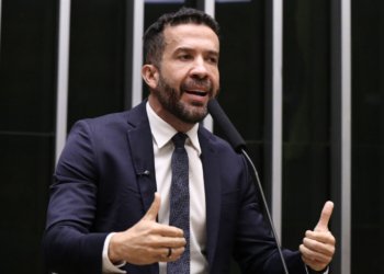 Deputado André Janones é internado em UTI de São Paulo após sofrer arritmia