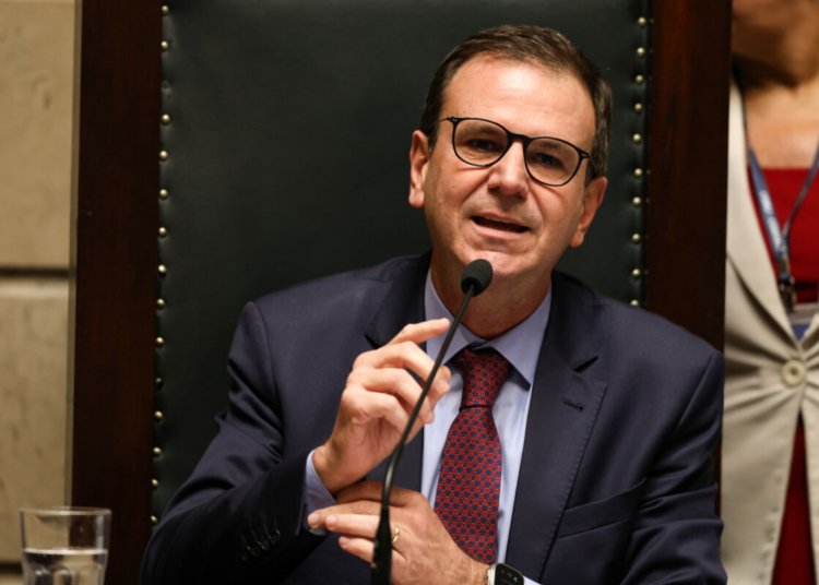 Eduardo Paes aciona STF para evitar vitória de Douglas Ruas no primeiro turno no Rio