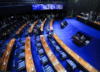 Eleição para o Senado exige atenção redobrada com voto duplo e vedação de legenda