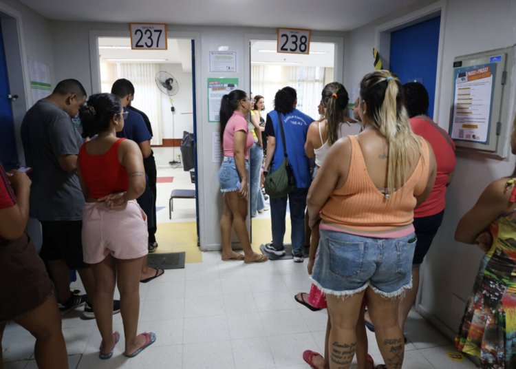Faixa etária dos governadores eleitos no primeiro turno varia entre 37 e 70 anos