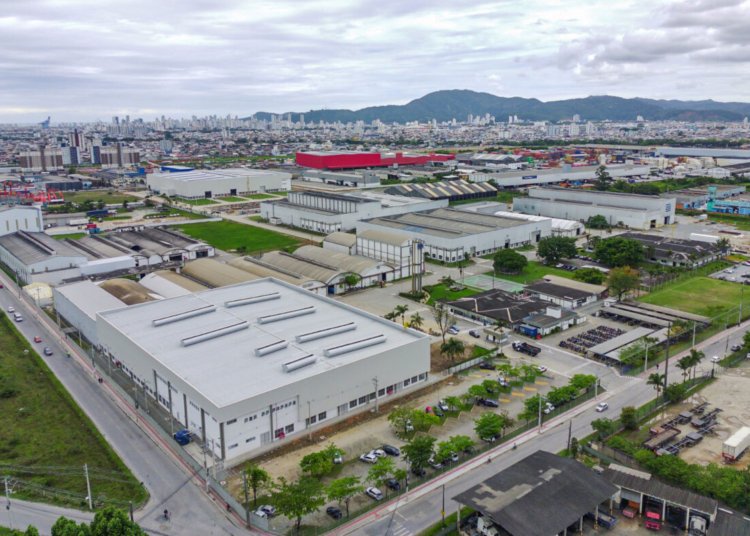Indústria aponta juros altos como o principal entrave para a obtenção de crédito no Brasil