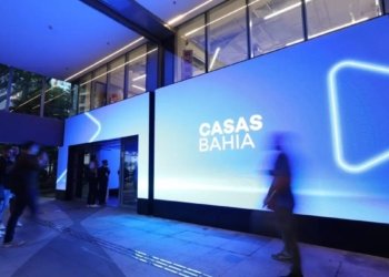 Justiça homologa indenização para 4,3 mil trabalhadores demitidos pelas Casas Bahia