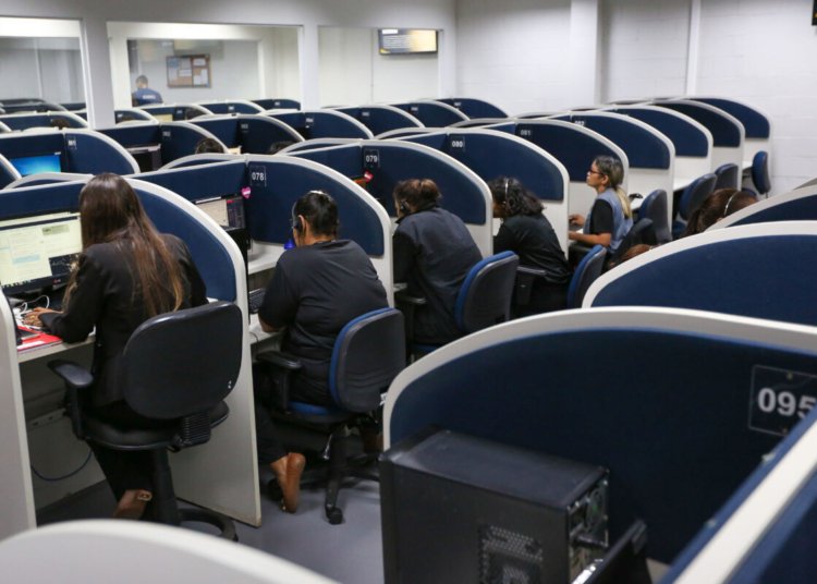Ligue 180 registra 1.564 denúncias de violência política contra mulheres até agosto de 2026