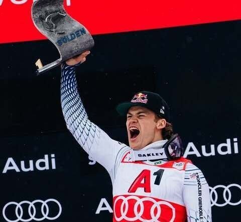 Lucas Pinheiro conquista ouro no slalom gigante na Áustria