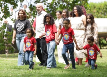 Lula amplia alcance do Minha Casa, Minha Vida para 2 milhões de moradias e pede tolerância