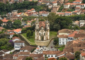 Lula e Flávio Bolsonaro apresentam visões distintas para o futuro da cultura no Brasil