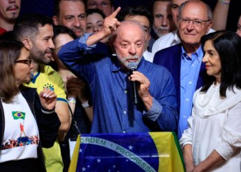Lula promete reformular governo e avaliza controle das big techs após reeleição