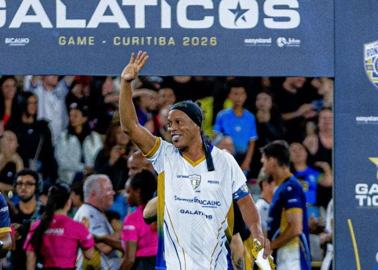 Ronaldinho Gaúcho retorna ao futebol profissional pelo Ravenna na terceira divisão italiana