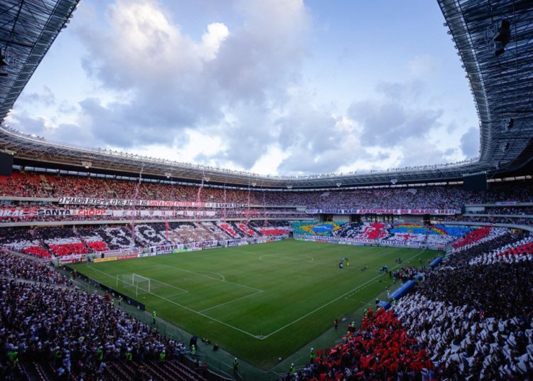 Santa Cruz garante retorno à Série B após uma década com empate diante do Maringá