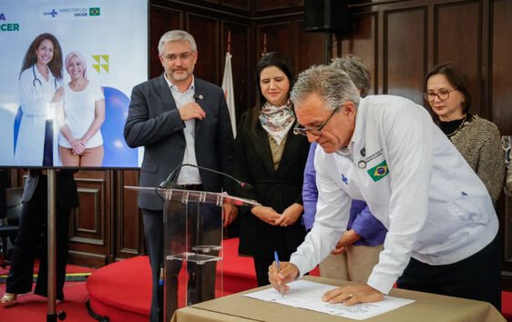 Saúde inicia oferta de nove remédios oncológicos de alta tecnologia no SUS