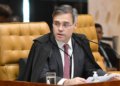 TSE ordena que Janones e Lindbergh Farias excluam vídeo sobre Flávio Bolsonaro