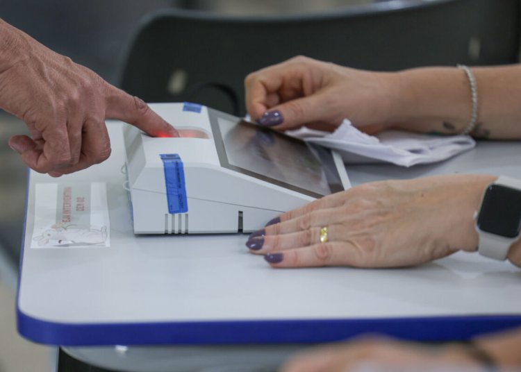 Zanin restringe extensão do horário de votação apenas para locais com urnas abertas